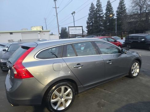 Used 2016 Volvo V60 T5 Premier w/ Convenience Package FWD image 7