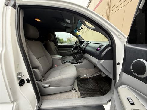 Used 2006 Toyota Tacoma 2WD Access Cab image 12