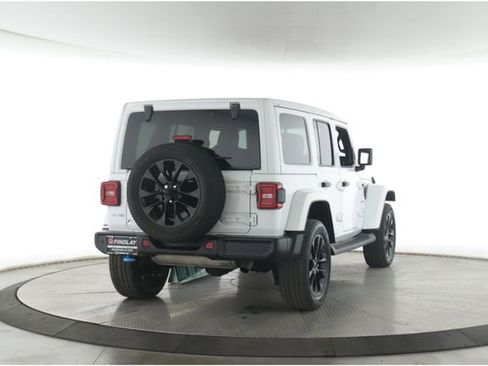 Used 2023 Jeep Wrangler Unlimited Sahara w/ Cold Weather Group AWD/4WD image 7