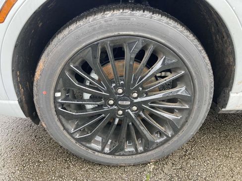 New 2025 Lincoln Corsair Reserve w/ Equipment Group 202A image 14