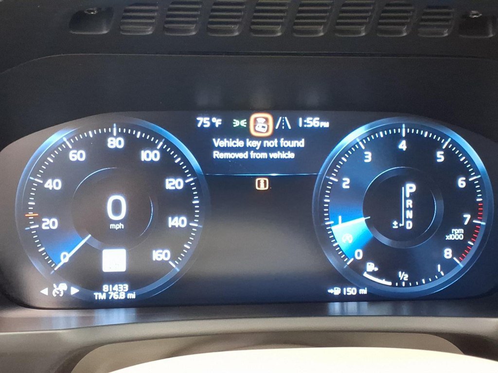 Used 2016 Volvo XC90 T6 Momentum AWD/4WD image 11