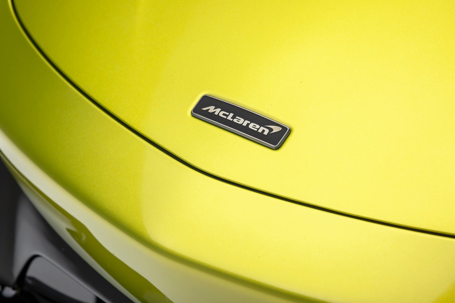 Used 2025 McLaren Artura Spider RWD image 68