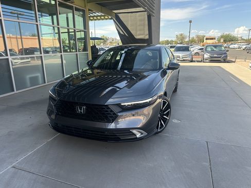 Used 2025 Honda Accord Touring image 2