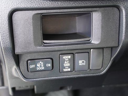 Used 2019 Toyota Tacoma TRD Off-Road image 36