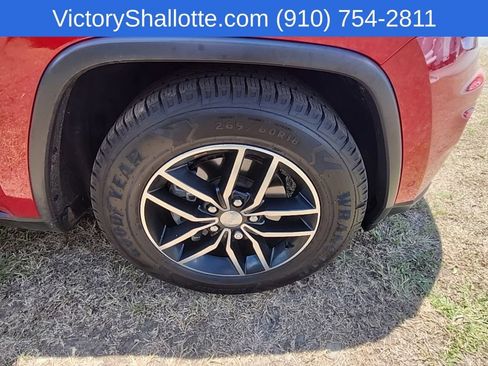 Used 2018 Jeep Grand Cherokee Trailhawk AWD/4WD image 39