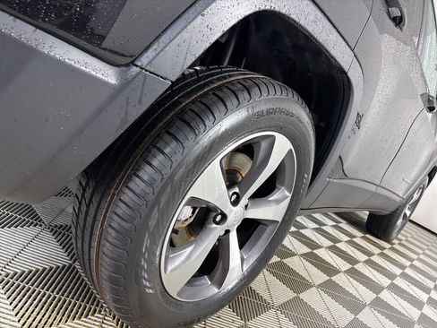 Used 2022 Jeep Cherokee Limited image 34