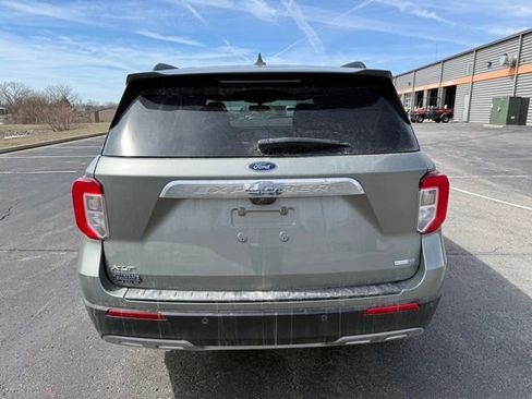 Used 2020 Ford Explorer XLT w/ Equipment Group 202A image 8
