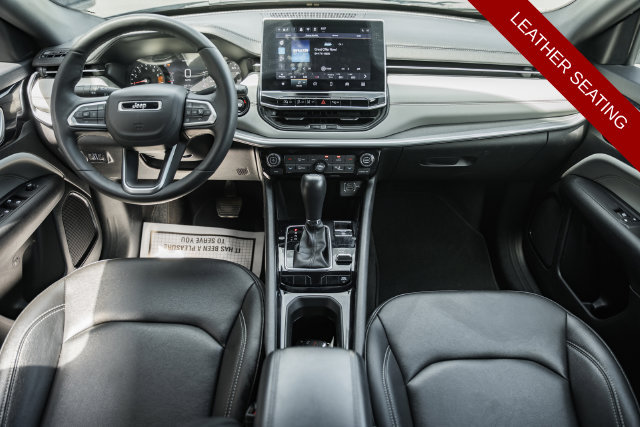 Used 2025 Jeep Compass Limited AWD/4WD image 4