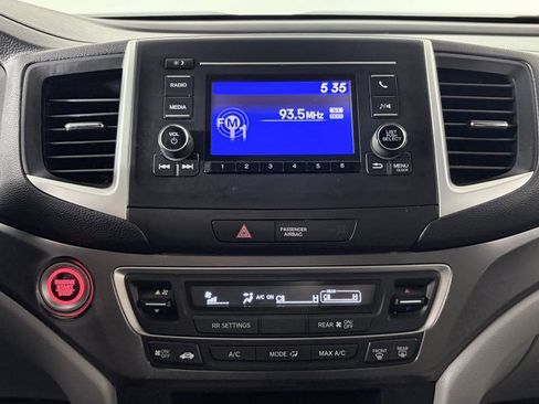 Used 2018 Honda Pilot LX image 18