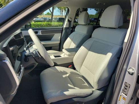 Used 2025 Hyundai Santa Fe SEL AWD/4WD image 17