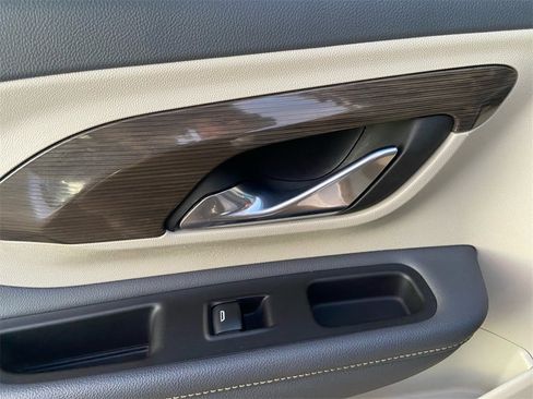 Used 2024 GMC Terrain Denali w/ Denali Premium Package image 32