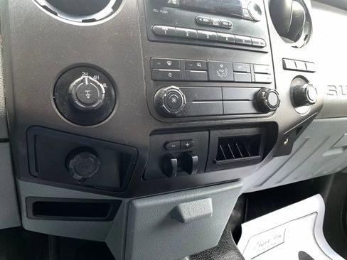 Used 2016 Ford F250 XL w/ Power Equipment Group AWD/4WD image 15