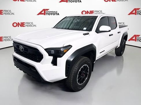 Certified 2024 Toyota Tacoma TRD Off-Road w/ TRD Off Road Upgrade Package AWD/4WD image 4