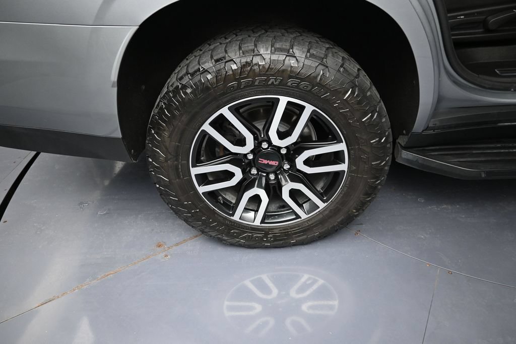 Used 2023 GMC Yukon AT4 w/ LPO, Floor Liner Package AWD/4WD image 29