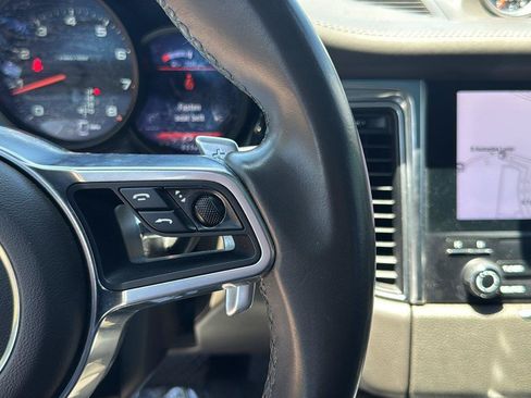 Used 2018 Porsche Macan AWD/4WD image 14