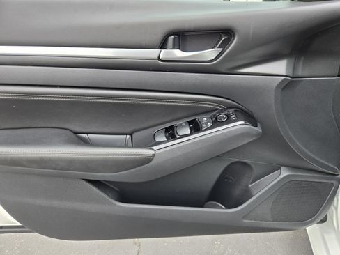 Used 2023 Nissan Altima 2.5 SV w/ SV Premium Package image 19
