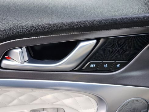 Used 2025 Genesis G70 3.3T Advanced w/ Sport Prestige Package image 18