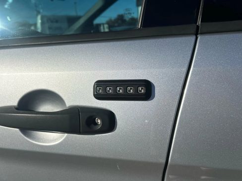 Used 2017 Ford Explorer FWD image 11