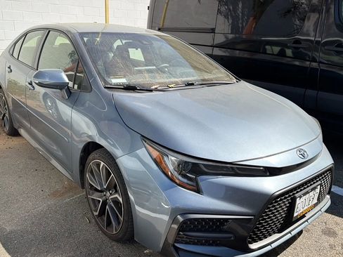 Used 2020 Toyota Corolla SE image 2