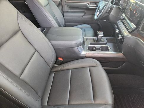 Used 2025 GMC Sierra 1500 SLT w/ SLT Premium Plus Package RWD image 14