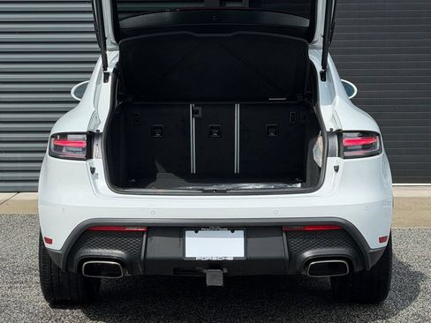 Certified 2026 Porsche Macan AWD/4WD image 17