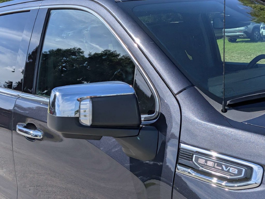 Used 2025 GMC Sierra 1500 SLT AWD/4WD image 9