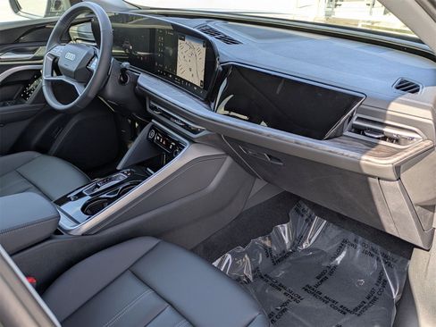 New 2025 Audi Q5 Premium image 9