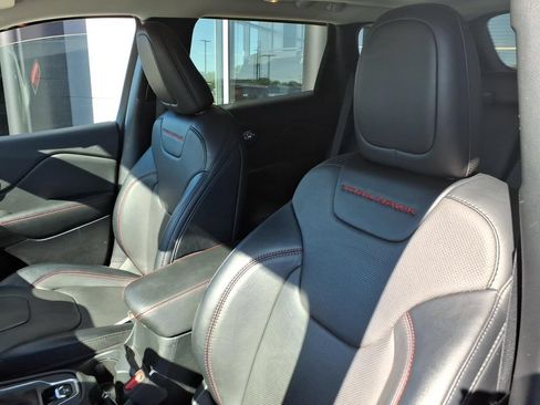 Used 2022 Jeep Cherokee Trailhawk w/ Sun, Sound & Nav Group AWD/4WD image 13