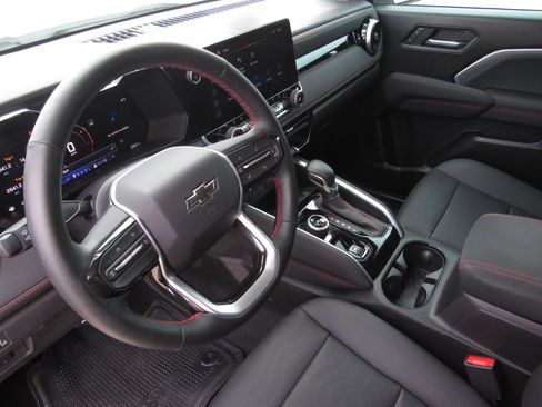 Used 2024 Chevrolet Colorado Z71 w/ Z71 Convenience Package 2 image 14