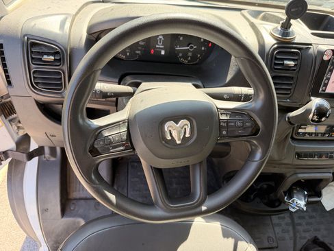 Used 2025 RAM ProMaster 2500 w/ Convenience Group FWD image 15