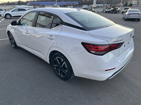 Used 2025 Nissan Sentra SV image 6