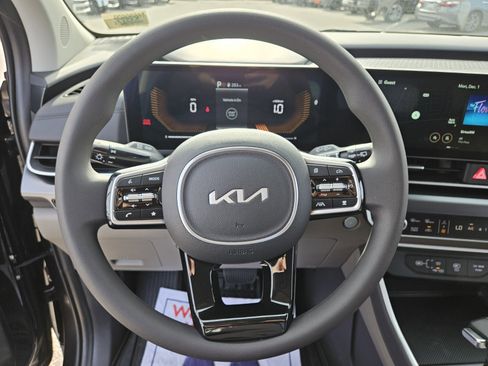 New 2026 Kia Carnival LX image 14