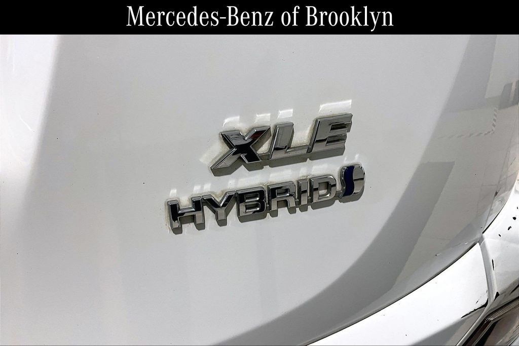 Used 2016 Toyota RAV4 XLE AWD/4WD image 9