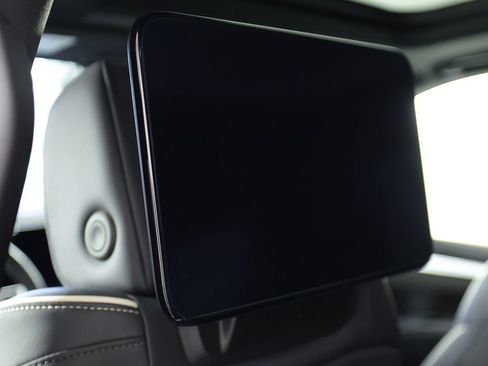 Used 2025 Cadillac Escalade Sport w/ Touring Package AWD/4WD image 18