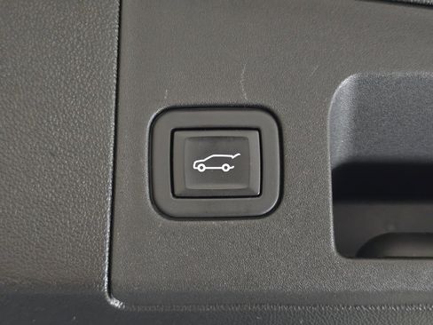 Used 2023 Cadillac XT5 Premium Luxury image 10