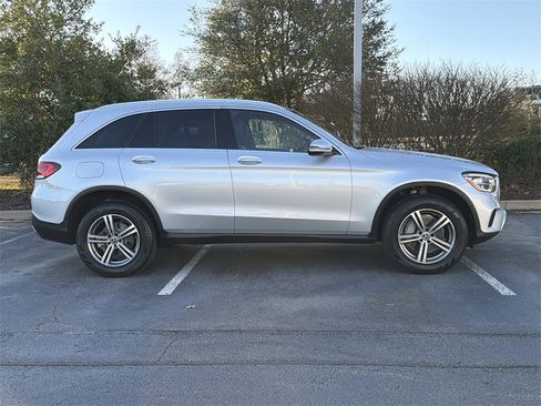 Used 2020 Mercedes-Benz GLC 300 4MATIC image 2