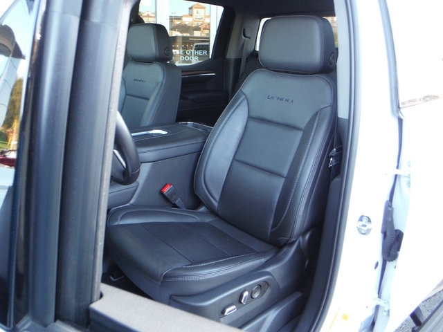 Used 2022 GMC Sierra 1500 Denali w/ Denali Reserve Package AWD/4WD image 4