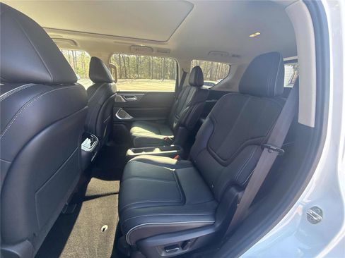 Certified 2025 INFINITI QX80 Sensory image 11