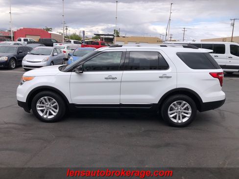 Used 2015 Ford Explorer XLT image 5