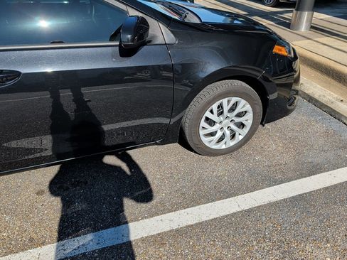 Used 2019 Toyota Corolla LE image 13