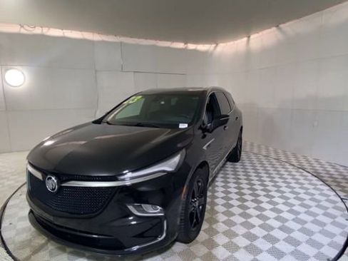 Used 2023 Buick Enclave Essence w/ Experience Buick Package image 4