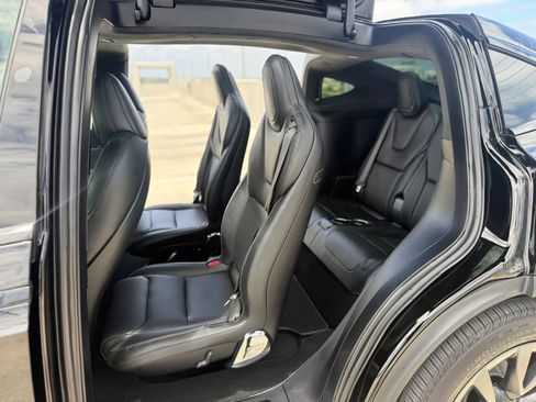 Used 2022 Tesla Model X Plaid image 32