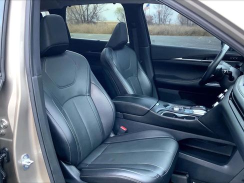 Used 2023 INFINITI QX60 Sensory image 9