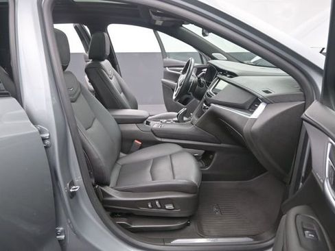 Used 2023 Cadillac XT5 Sportv w/ LPO, Floor Liner Package AWD/4WD image 18