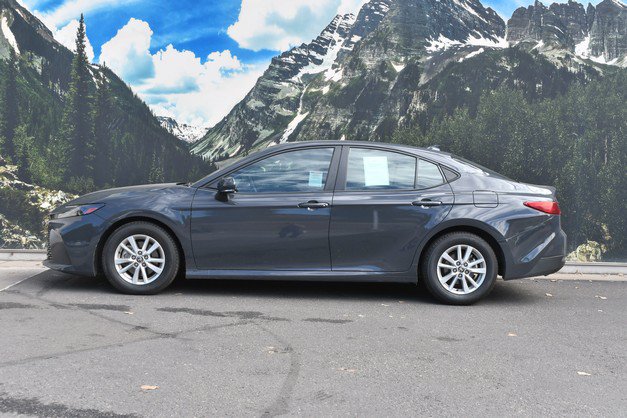 Used 2025 Toyota Camry LE FWD image 7