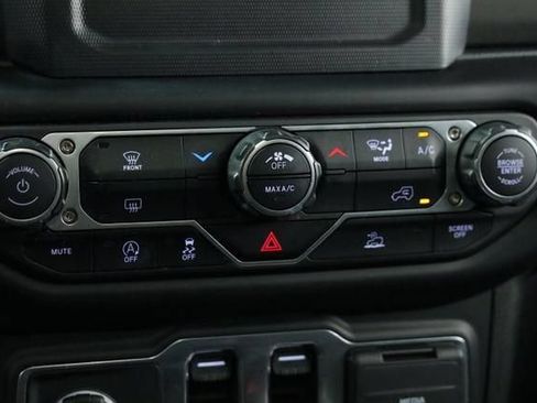 Used 2023 Jeep Wrangler Sport AWD/4WD image 17