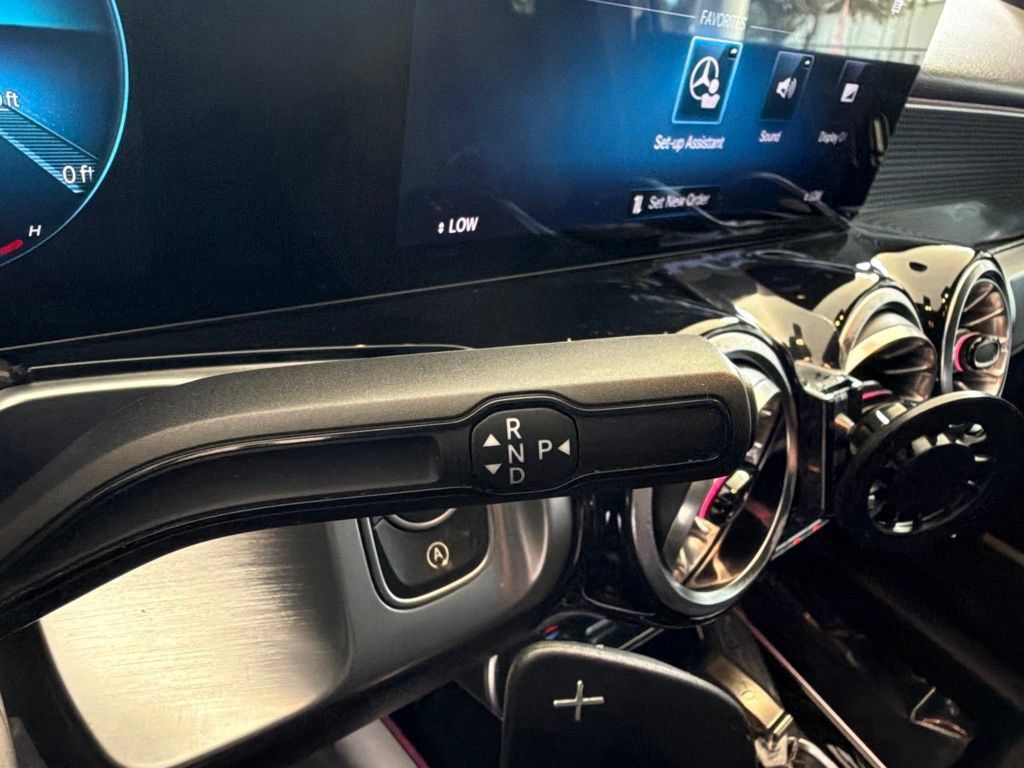 Used 2022 Mercedes-Benz GLB 250 image 8
