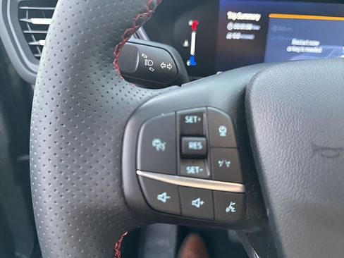 Used 2025 Ford Escape ST-Line w/ Equipment Group 301A image 18