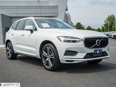 Used 2019 Volvo XC60 T5 Momentum w/ Multimedia Package