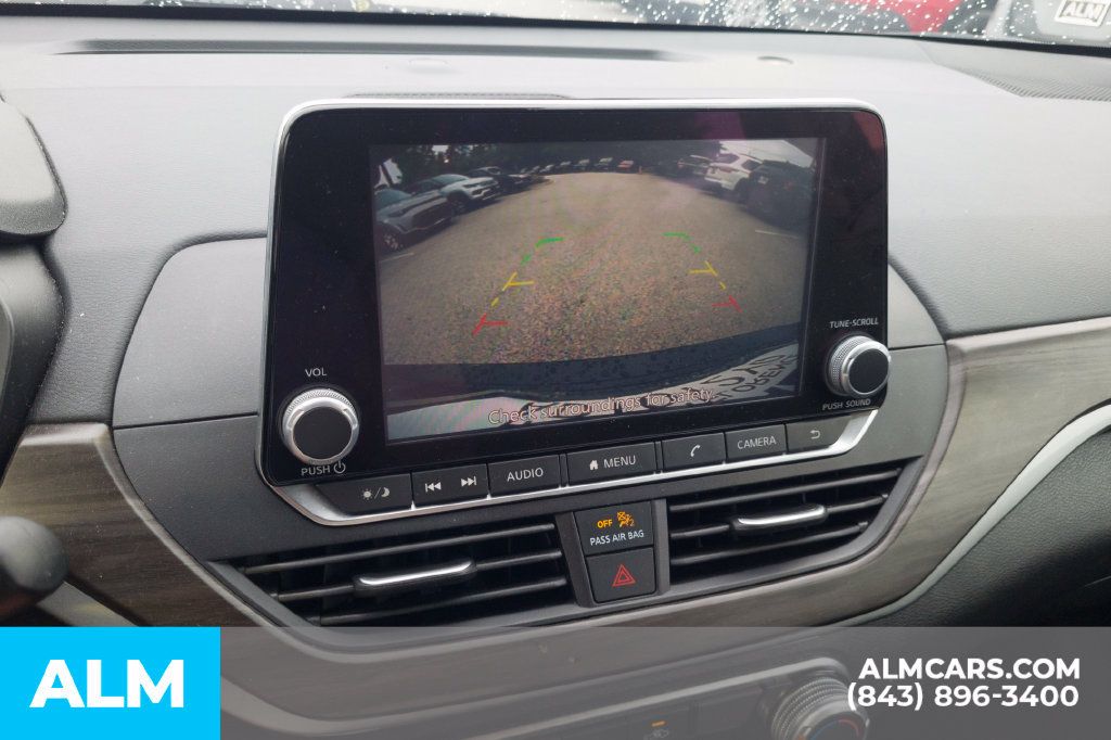 Used 2024 Nissan Altima 2.5 SV FWD image 8